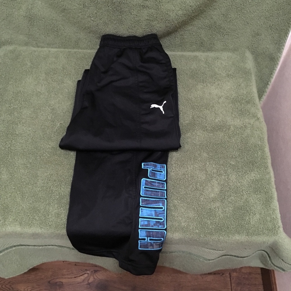 Black puma sweat pants